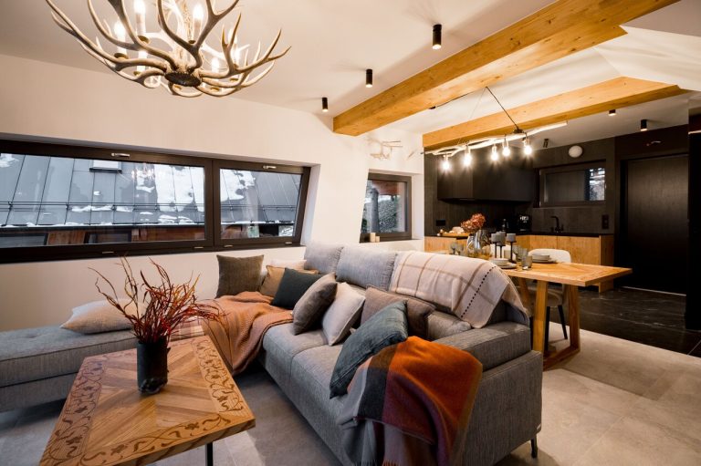 Światło kreuje przestrzeń – jak poprawnie zaplanować oświetlenie w nowoczesnym domu